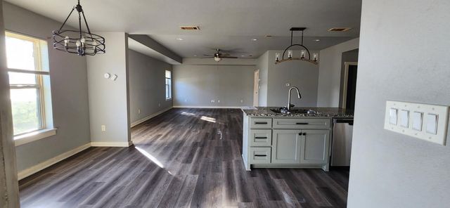 2235 N Pacific Street, Mineola, TX 75773