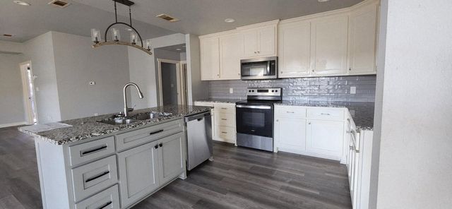 2235 N Pacific Street, Mineola, TX 75773