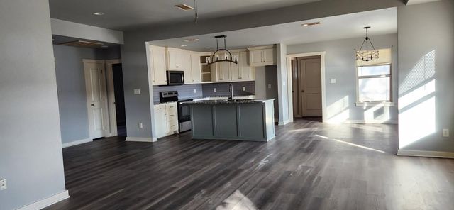 2235 N Pacific Street, Mineola, TX 75773