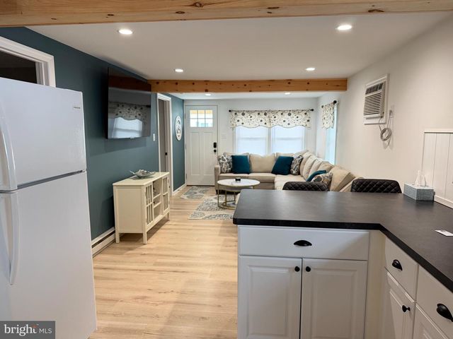 25 MATTHEWS AVE, Villas, NJ 08251