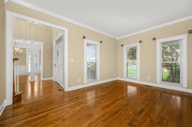 2814 Saint Johns Dr, Murfreesboro, TN 37129