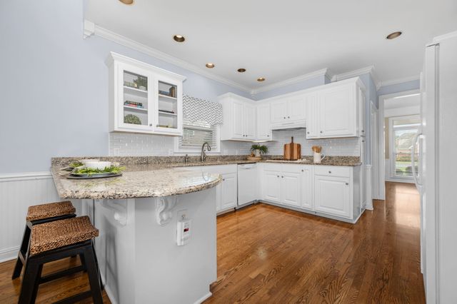 2814 Saint Johns Dr, Murfreesboro, TN 37129