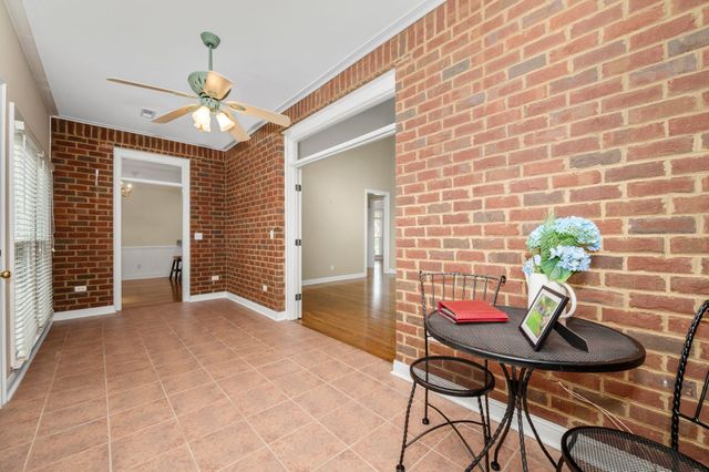 2814 Saint Johns Dr, Murfreesboro, TN 37129