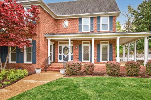 2814 Saint Johns Dr, Murfreesboro, TN 37129