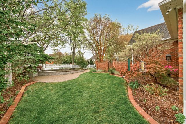 2814 Saint Johns Dr, Murfreesboro, TN 37129