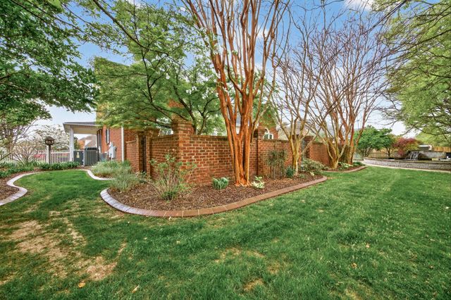 2814 Saint Johns Dr, Murfreesboro, TN 37129