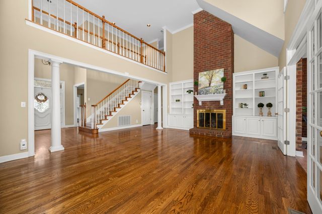 2814 Saint Johns Dr, Murfreesboro, TN 37129