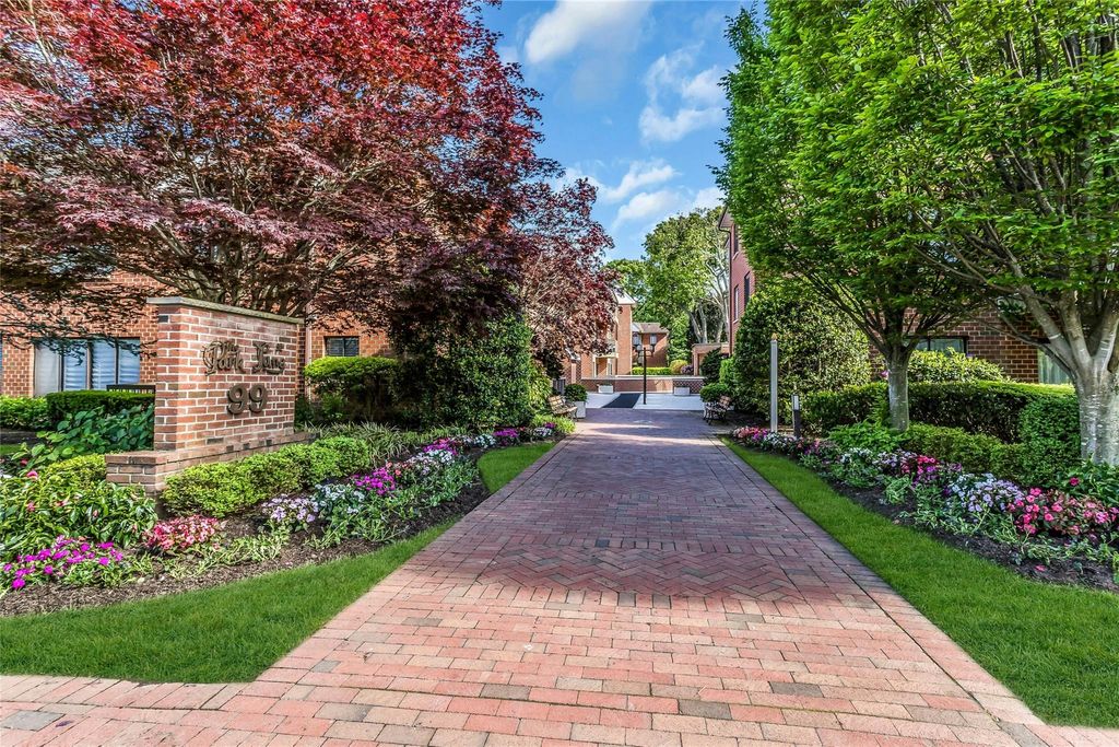 99 S Park #308, Rockville Centre, NY 11570