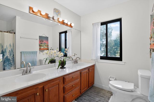 1021 SAGE RD, West Chester, PA 19382