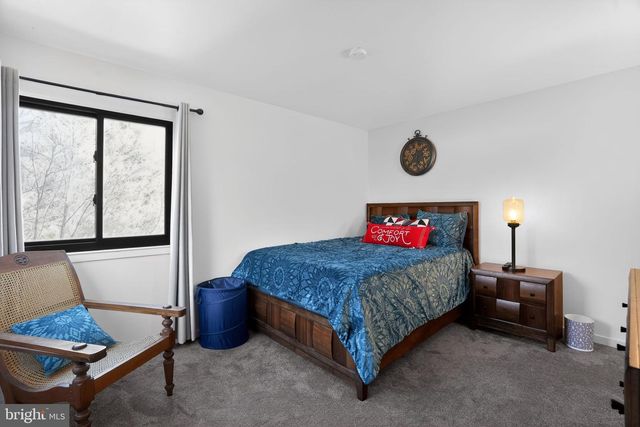 1021 SAGE RD, West Chester, PA 19382