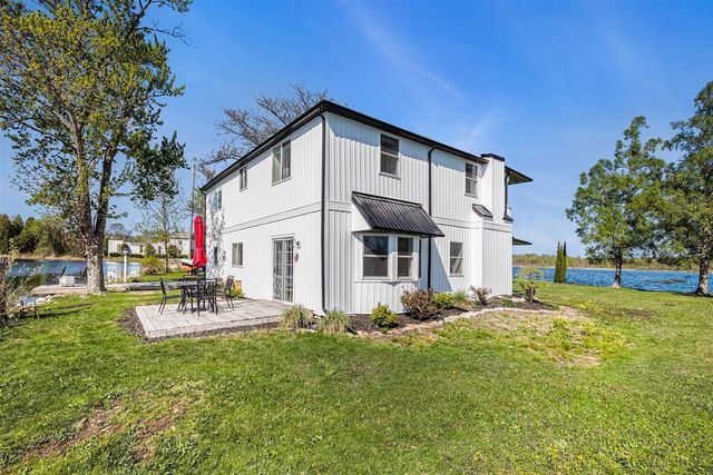 8700 E Napier Avenue, Benton Harbor, MI 49022