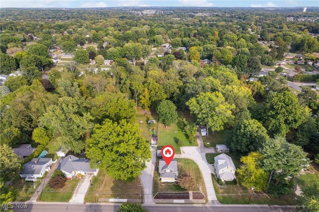 360 Woodside Avenue NE, North Canton, OH 44720