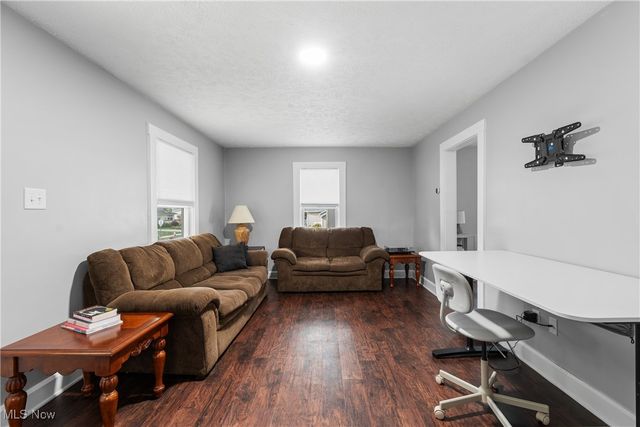 360 Woodside Avenue NE, North Canton, OH 44720