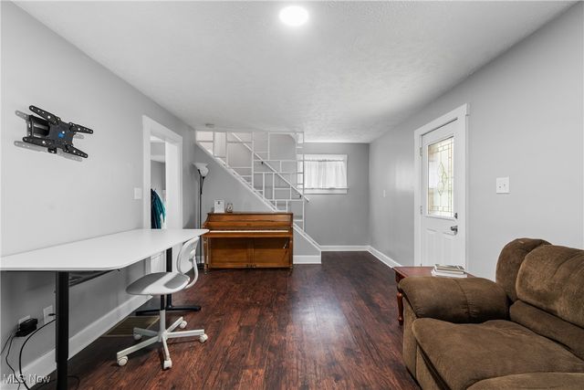 360 Woodside Avenue NE, North Canton, OH 44720