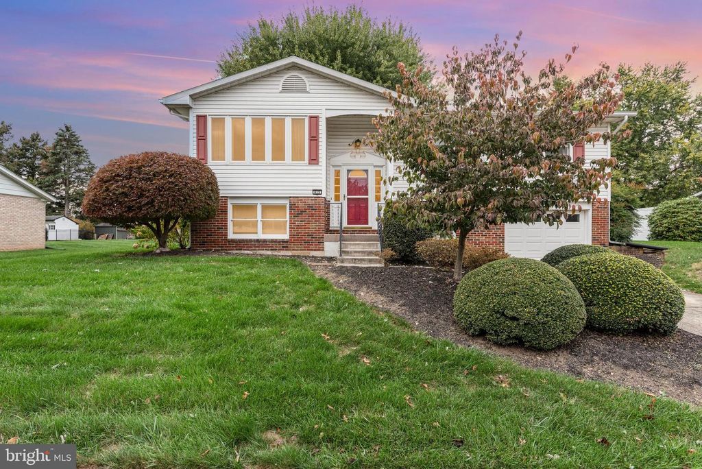 415 PAWNEE DR, Mechanicsburg, PA 17050