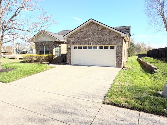 1001 Meadowview Dr, Spring Hill, TN 37174