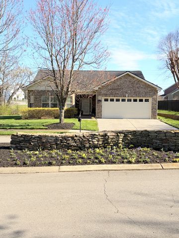 1001 Meadowview Dr, Spring Hill, TN 37174