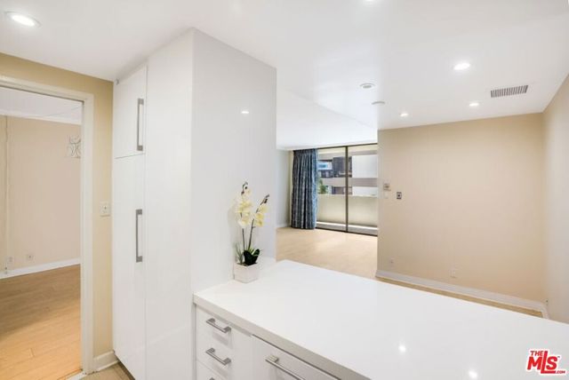 10433 Wilshire Boulevard 405, Los Angeles, CA 90024