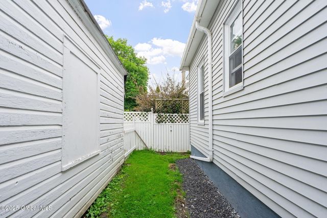 130 N 4th Avenue, Mechanicville, NY 12118