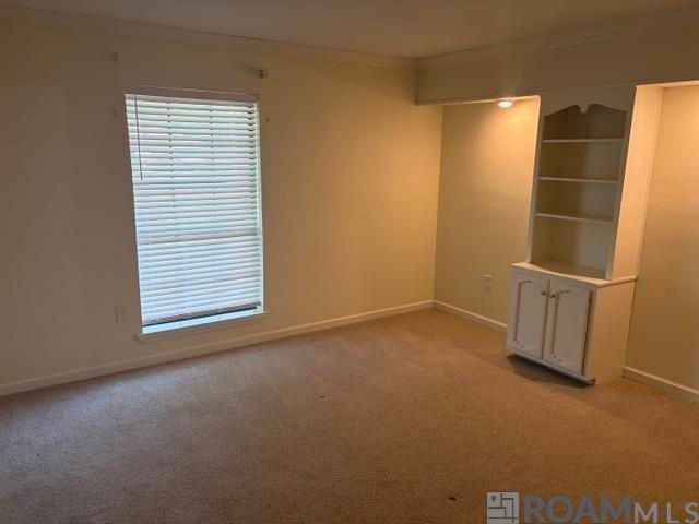 1383 Queen Cathy Dr, Baton Rouge, LA 70816