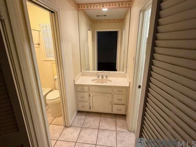 1383 Queen Cathy Dr, Baton Rouge, LA 70816