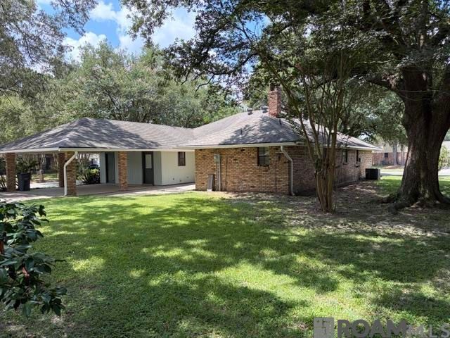 1383 Queen Cathy Dr, Baton Rouge, LA 70816