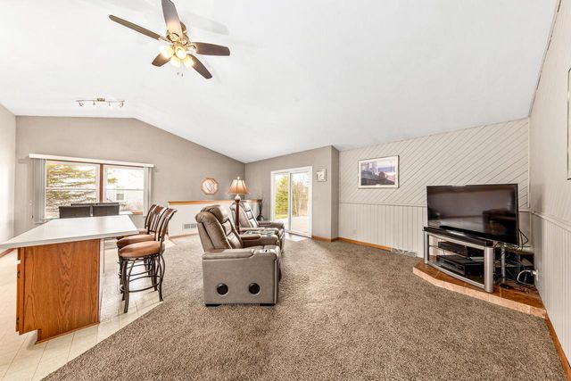 10500 S Jessica DRIVE, Oak Creek, WI 53154