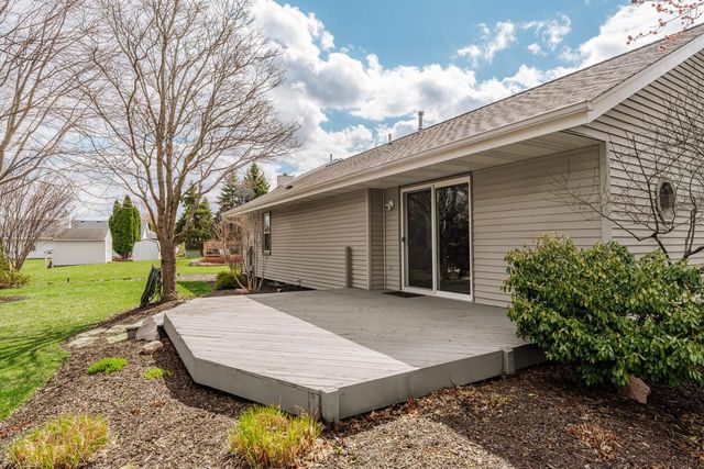 10500 S Jessica DRIVE, Oak Creek, WI 53154