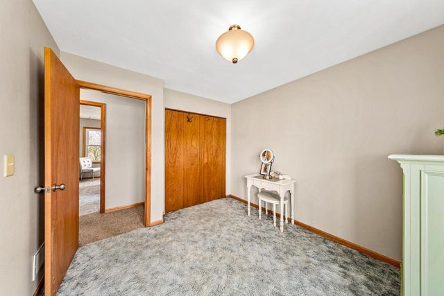 10500 S Jessica DRIVE, Oak Creek, WI 53154