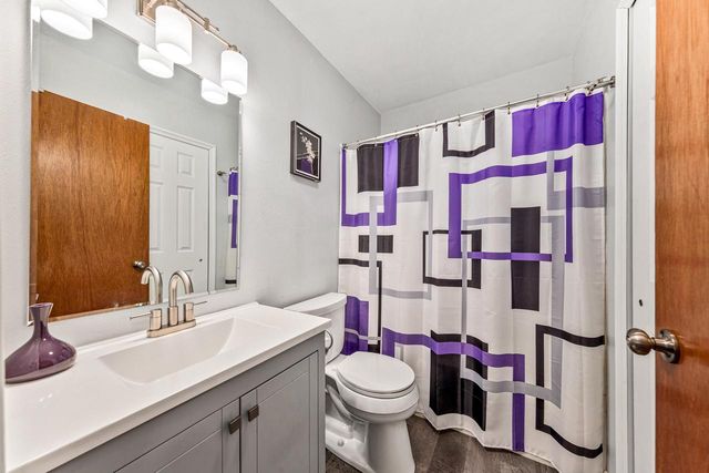 10500 S Jessica DRIVE, Oak Creek, WI 53154