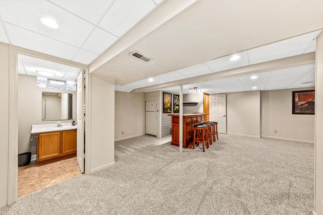 10500 S Jessica DRIVE, Oak Creek, WI 53154