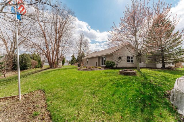 10500 S Jessica DRIVE, Oak Creek, WI 53154