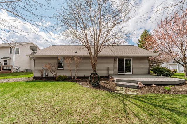 10500 S Jessica DRIVE, Oak Creek, WI 53154