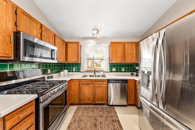 10500 S Jessica DRIVE, Oak Creek, WI 53154