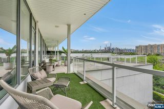 3 Somerset Lane 302, Edgewater, NJ 07020