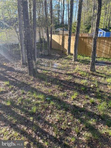 395 SHOREWOOD DR, Colonial Beach, VA 22443