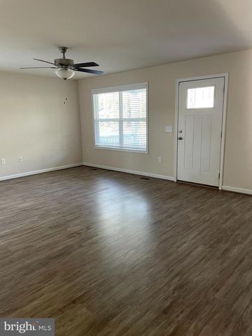 395 SHOREWOOD DR, Colonial Beach, VA 22443