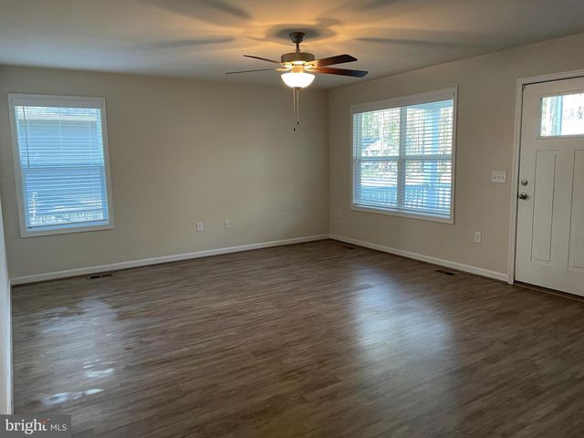 395 SHOREWOOD DR, Colonial Beach, VA 22443
