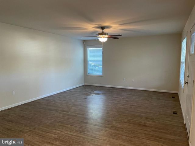 395 SHOREWOOD DR, Colonial Beach, VA 22443