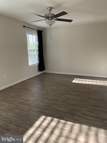 395 SHOREWOOD DR, Colonial Beach, VA 22443