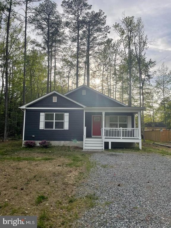 395 SHOREWOOD DR, Colonial Beach, VA 22443