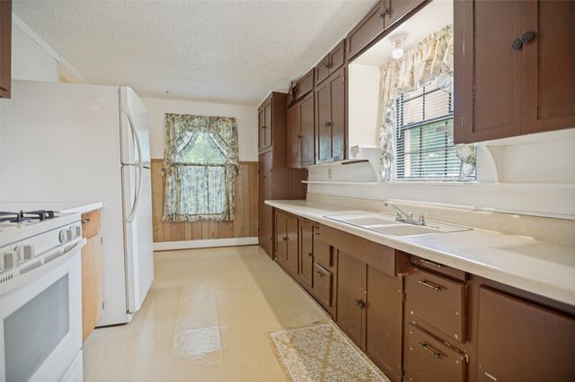 707 Cannon Drive, Euless, TX 76040