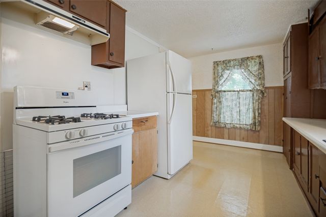 707 Cannon Drive, Euless, TX 76040