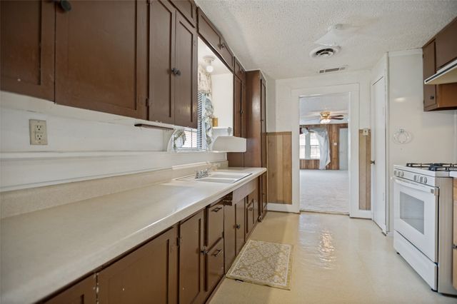 707 Cannon Drive, Euless, TX 76040
