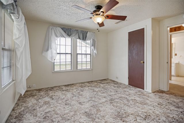 707 Cannon Drive, Euless, TX 76040
