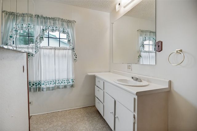 707 Cannon Drive, Euless, TX 76040