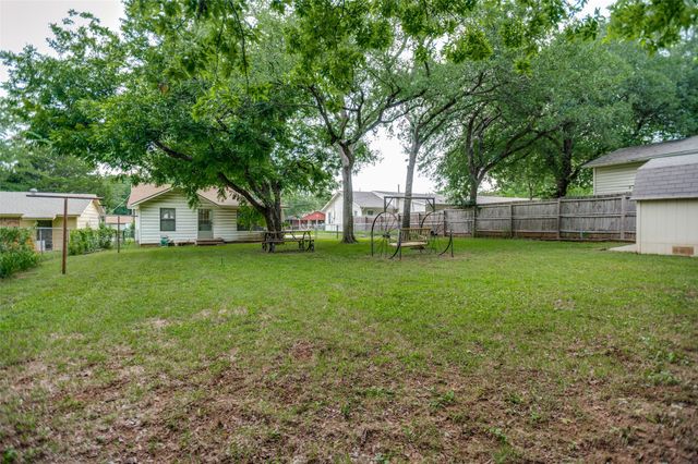 707 Cannon Drive, Euless, TX 76040