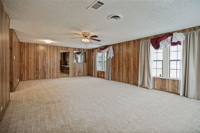 707 Cannon Drive, Euless, TX 76040