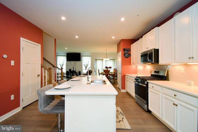 8043 MILLTOWN CIR, Cheltenham, PA 19012