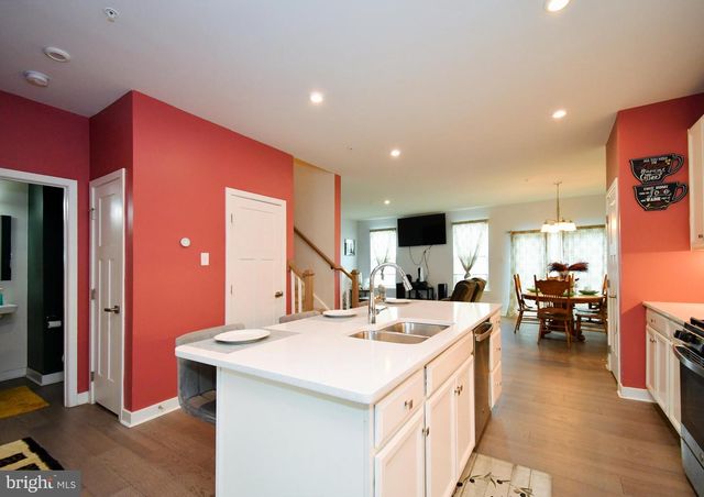 8043 MILLTOWN CIR, Cheltenham, PA 19012